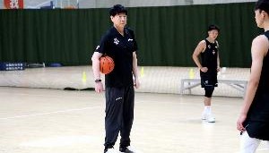 济南时报：明晚季后赛首战北控 山东男篮要打“快乐篮球”