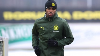 星空电竞平台官网-记者：丘库埃梅卡膝部疼痛反复，需要休息和有针对性的负荷管理